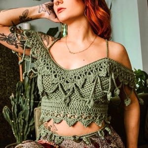 Gaia Top Crochet PATTERN || Boho floral crop halter, perfect for summer festival, Ren Faires, cosplay and more! Draping leaves and garland